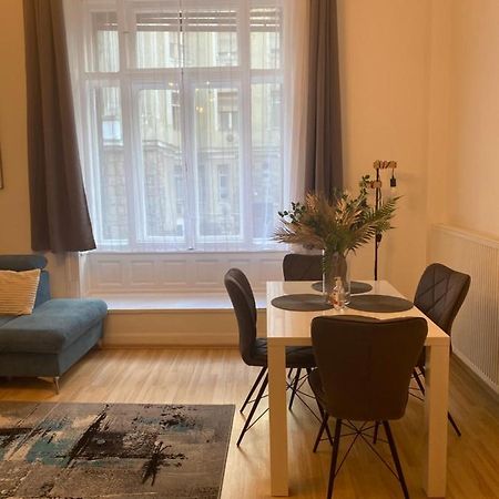 Blue Danube Apartment Downtown With Free Parking Budapest Exterior photo